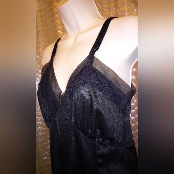 Beautiful Vintage Ladies Slip No Tag Size S Pin-up Photography - Picture 2 of 8